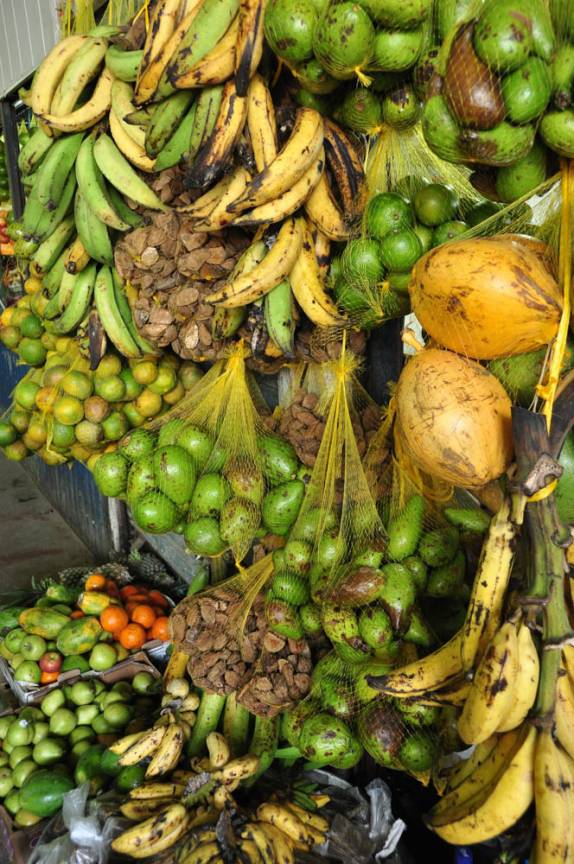 Frutas a venda no mercado de Tefé, no Amazonas